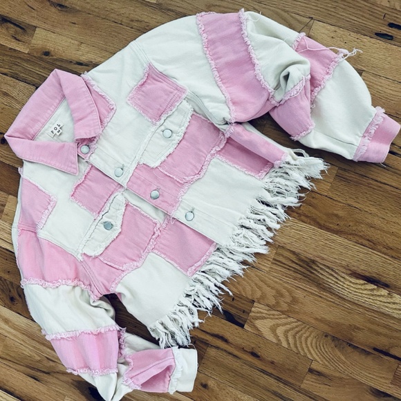 💖 Fringe Lovers & Barbiecore Fans, This One’s For You! 💖 - Picture 1 of 2